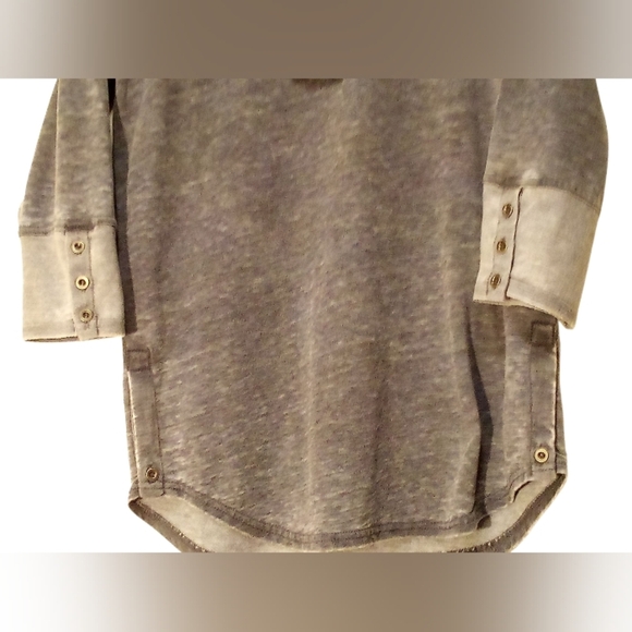 Jane & Delaney - NWT - Gray Blouse, Round Neck, Buttons On Cuffs & Both... - Picture 5 of 9